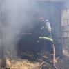 آتش سوزی پرس های کاه بر روی بام های روستای میرآباد