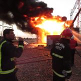  با تلاش ۵۰ نفر از آتش‌نشانان ، آتش سوزی پست برق ۴۰۰ کیلو ولت مجاور نیروگاه سیکل ترکیبی نیشابور مهار - سازمان آتش نشانی و خدمات ایمنی شهرداری نیشابور