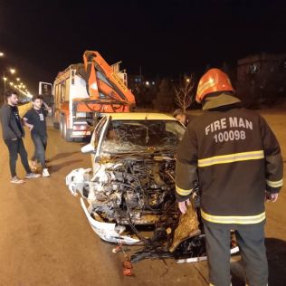 آتش نشانی نیشابور - تصادف دو خودرو سواری در بلوار جانبازان