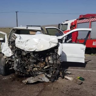 آتش نشانی نیشابور - برخورد دو دستگاه خودرو در کیلومتر ۴۸ جاده نیشابور به کاشمر حادثه سازشد.