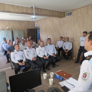 آتش نشانی نیشابور - برگزاری جلسه بازآموزی گزارش نویسی ویژه فرماندهان شیفت و مسئولین ایستگاه