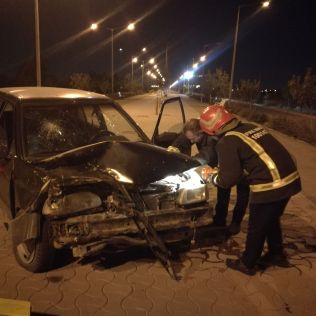 آتش نشانی نیشابور - تصادف دو خودرو پراید در بلوار شهید شوشتری