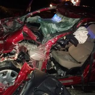 آتش نشانی نیشابور - تصادف شدید خودرو رنو  با تریلر یک مصدوم بر جای گذاشت